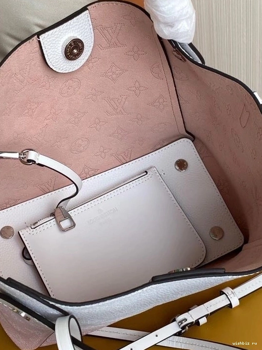 WIS PM VUITTON HINA LOUIS 0818